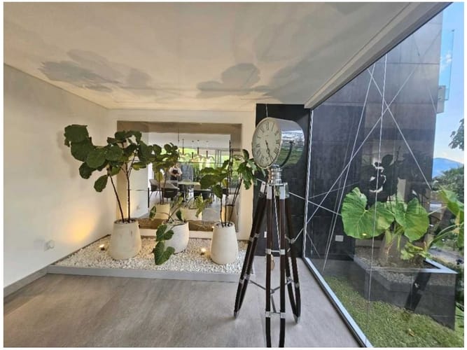 Casa de 4 alcobas en venta en Altos Del Poblado, Medellín, 730 m² · foto 3 de 14