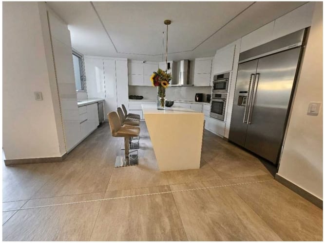 Casa de 4 alcobas en venta en Altos Del Poblado, Medellín, 730 m² · foto 10 de 14