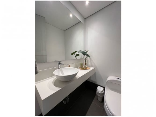 Apartaestudio en venta en El Poblado, Medellín, 63 m² · foto 5 de 21