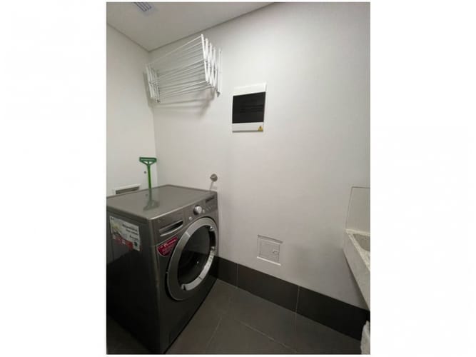Apartaestudio en venta en El Poblado, Medellín, 63 m² · foto 7 de 21