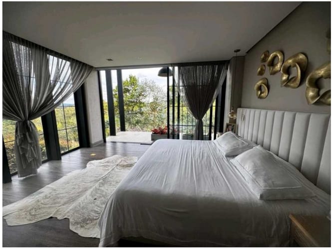 Casa en venta en Loma Del Chocho, Envigado · foto 3 de 11