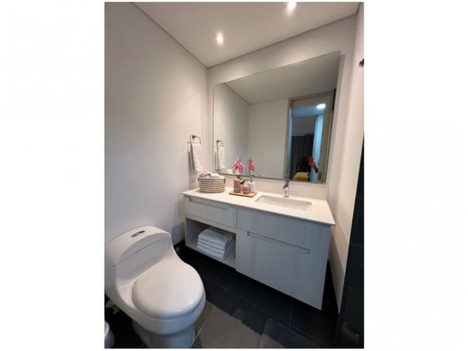 Apartaestudio en venta en El Poblado, Medellín, 63 m² · foto 9 de 21