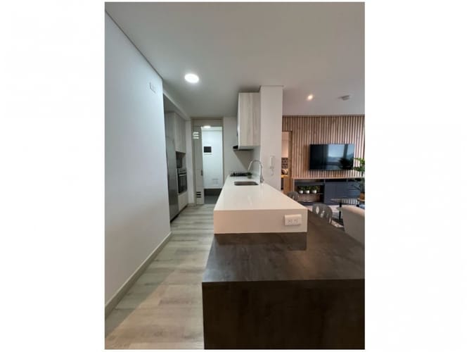 Apartaestudio en venta en El Poblado, Medellín, 63 m² · foto 12 de 21