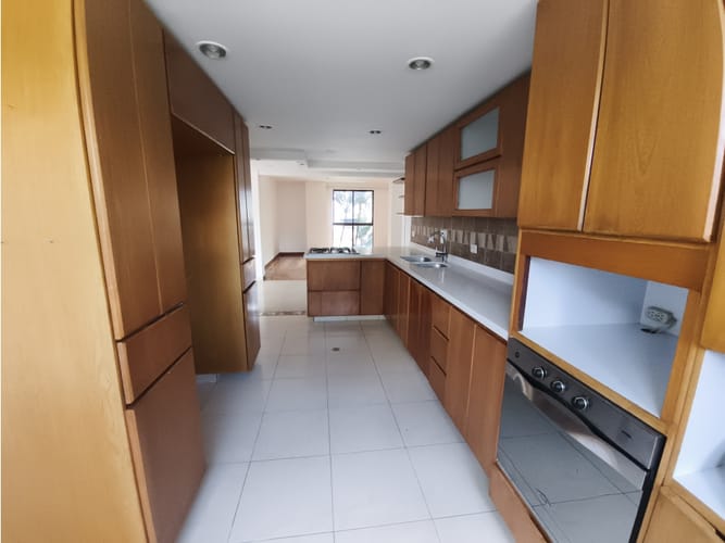 Apartamento de 3 alcobas en venta en El Poblado, Medellín, 200 m² · foto 15 de 24