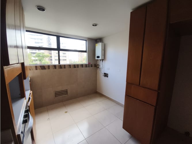 Apartamento de 3 alcobas en venta en El Poblado, Medellín, 200 m² · foto 21 de 24