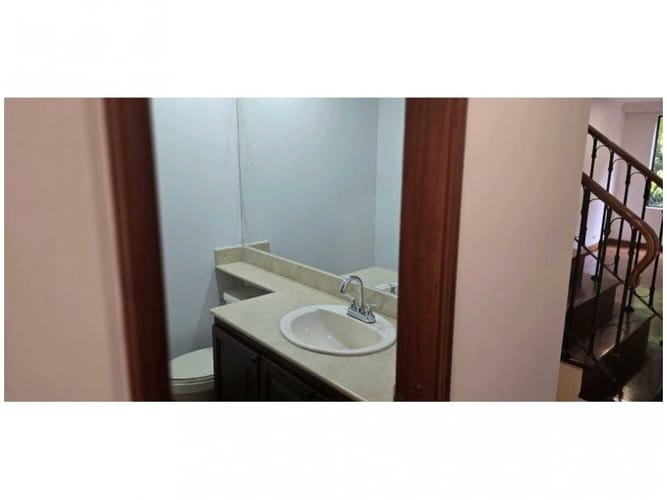 Casa de 3 alcobas en venta en Urbanizacion Villa Linda, Medellín, 267 m² · foto 2 de 13