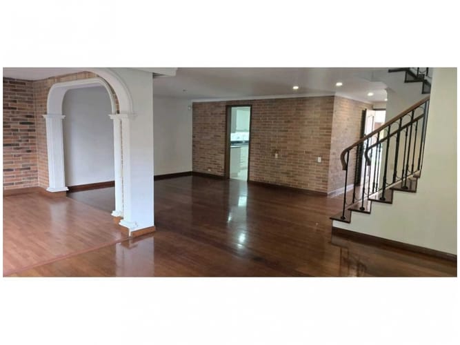 Casa de 3 alcobas en venta en Urbanizacion Villa Linda, Medellín, 267 m² · foto 3 de 13