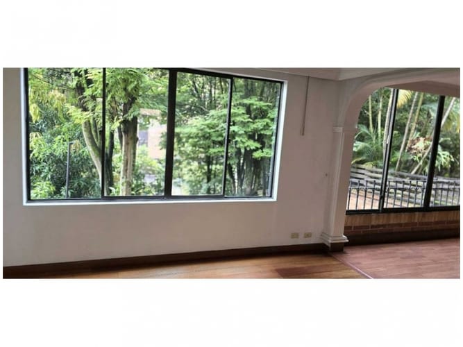 Casa de 3 alcobas en venta en Urbanizacion Villa Linda, Medellín, 267 m² · foto 4 de 13
