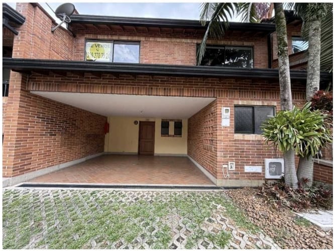 Casa de 3 alcobas en venta en Urbanizacion Villa Linda, Medellín, 267 m² · foto 13 de 13