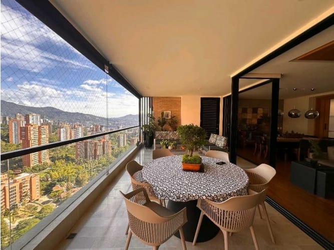 Apartamento de 4 alcobas en venta en Los Naranjos, Medellín, 238 m² · foto 4 de 18