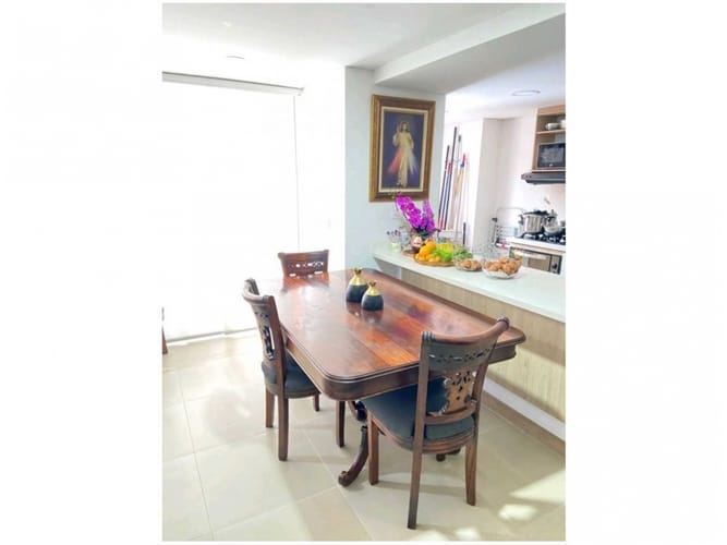 Apartamento de 3 alcobas en venta en Laureles, Medellín, 93 m² · foto 4 de 24