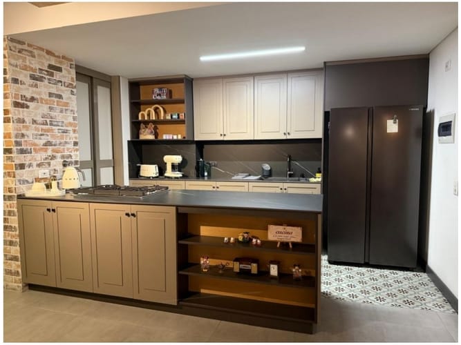 Apartamento de 2 alcobas en venta en El Poblado, Medellín, 106 m² · foto 4 de 9