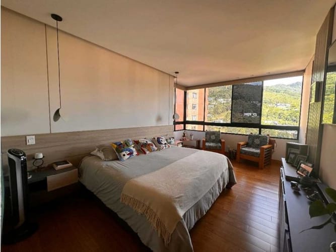 Apartamento de 4 alcobas en venta en Los Naranjos, Medellín, 238 m² · foto 11 de 18