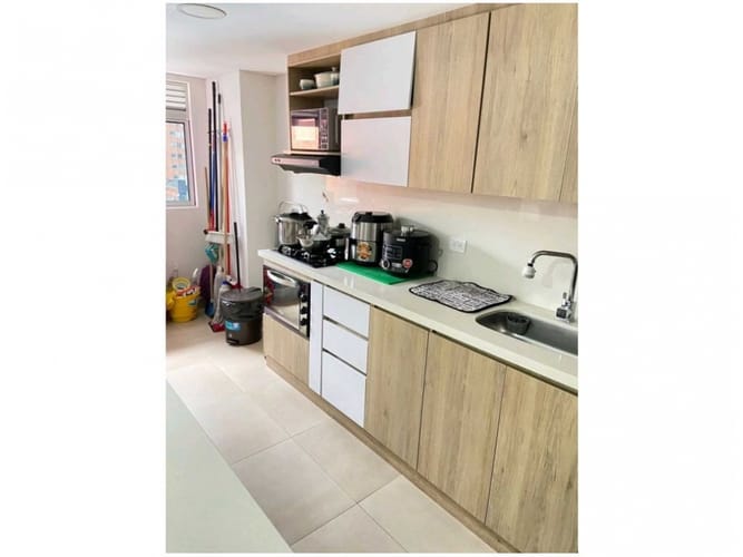 Apartamento de 3 alcobas en venta en Laureles, Medellín, 93 m² · foto 10 de 24