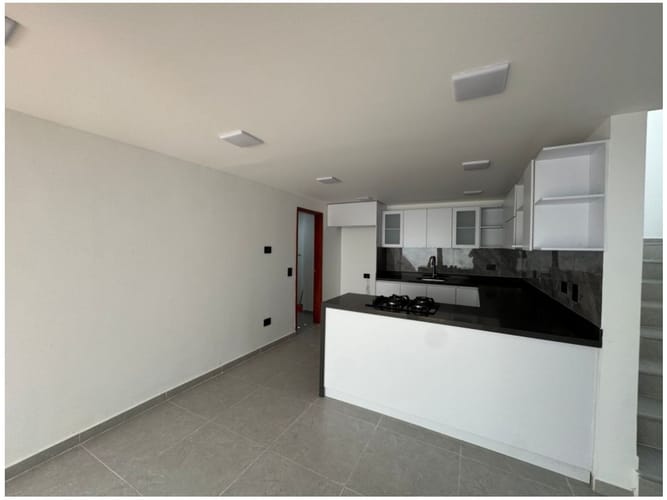 Casa de 3 alcobas en venta en La Ceja, 186 m² · foto 12 de 24
