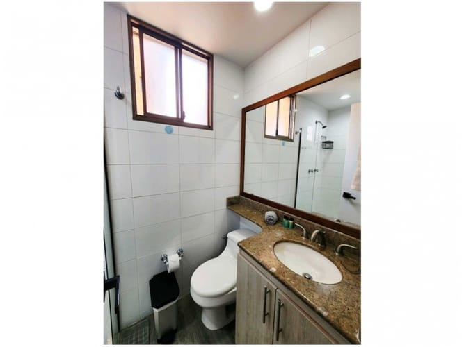 Apartamento en venta en El Poblado, Medellín · foto 9 de 13