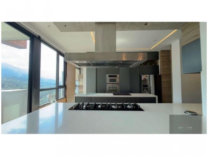 Apartamento en venta en Los Balsos, Medellín, 478 m² · foto 3 de 24