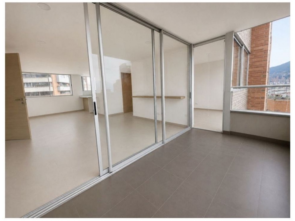 Apartamento en venta en El Poblado, Medellín · foto 3 de 14