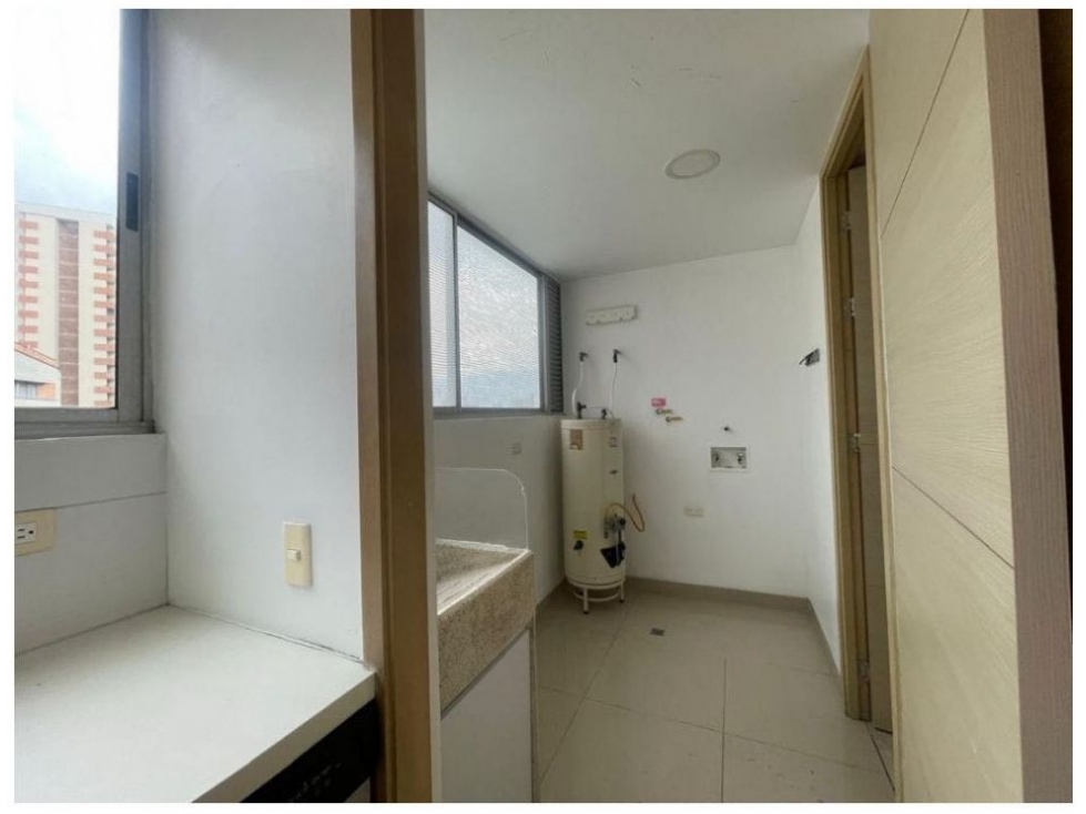 Apartamento en venta en El Poblado, Medellín · foto 5 de 14