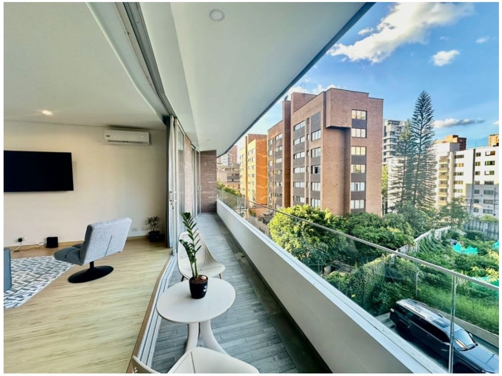 Apartamento en venta en El Poblado, Medellín · foto 9 de 24