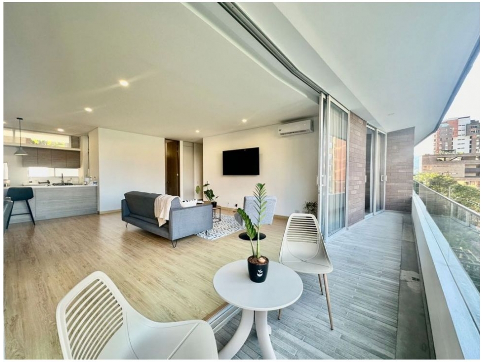 Apartamento en venta en El Poblado, Medellín · foto 10 de 24