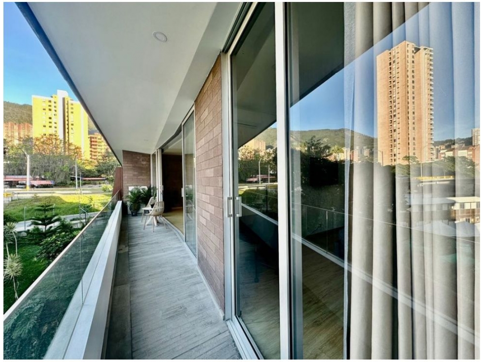 Apartamento en venta en El Poblado, Medellín · foto 12 de 24