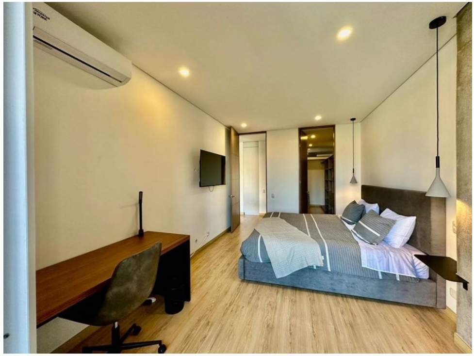 Apartamento en venta en El Poblado, Medellín · foto 13 de 24