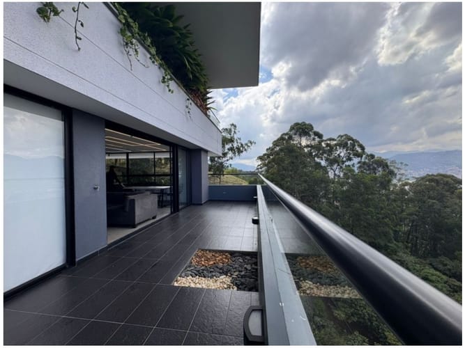 Apartamento de 2 alcobas en venta en El Poblado, Medellín, 135 m² · foto 10 de 22