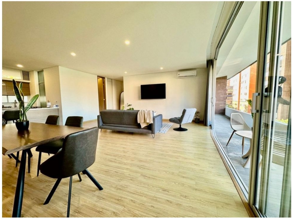 Apartamento en venta en El Poblado, Medellín · foto 18 de 24