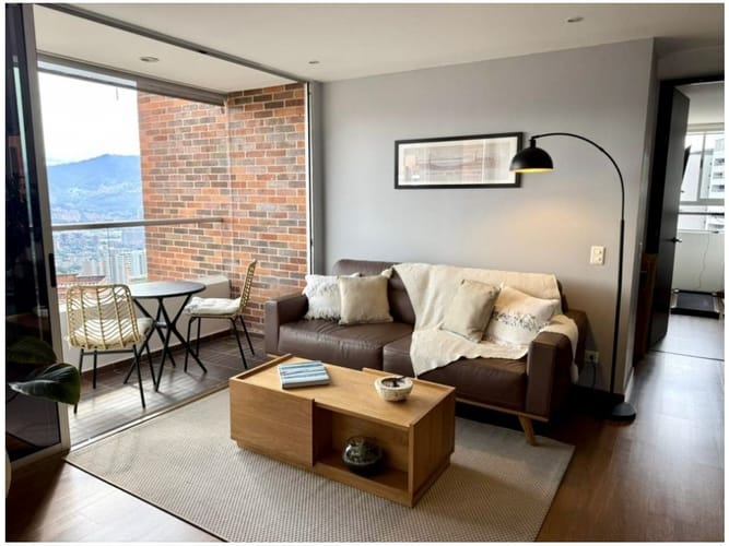 Apartaestudio en venta en Loma Del Chocho, Envigado, 74 m² · foto 3 de 11