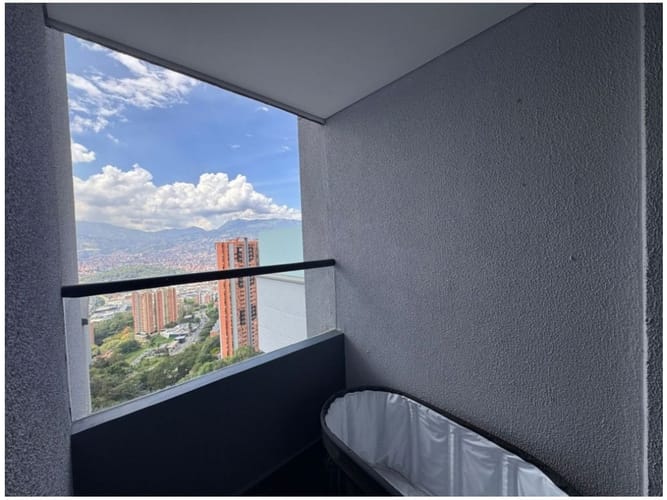 Apartamento de 2 alcobas en venta en El Poblado, Medellín, 135 m² · foto 13 de 22