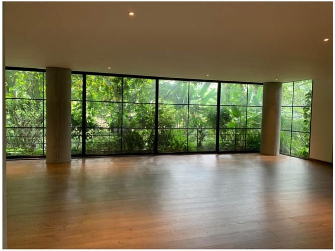 Apartamento de 3 alcobas en venta en El Poblado, Medellín, 335 m² · foto 2 de 19