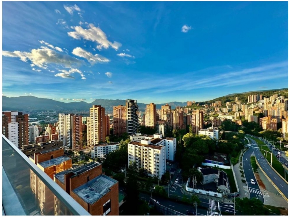 Apartamento en venta en El Poblado, Medellín · foto 23 de 24