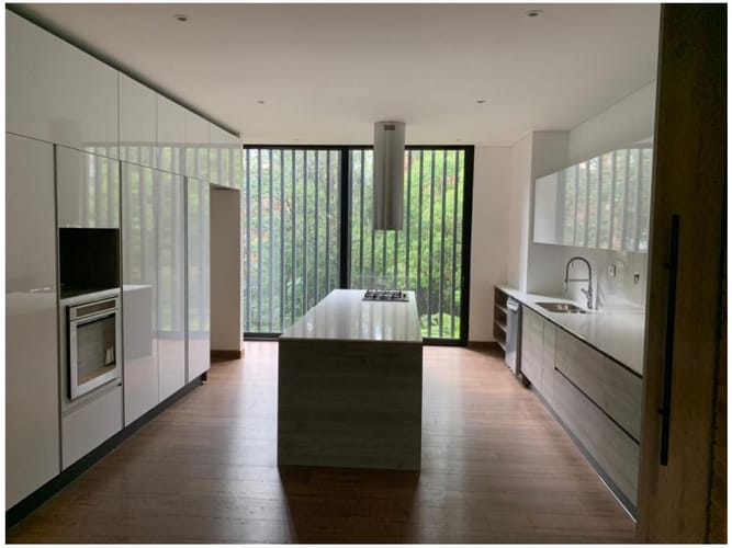 Apartamento de 3 alcobas en venta en El Poblado, Medellín, 335 m² · foto 4 de 19