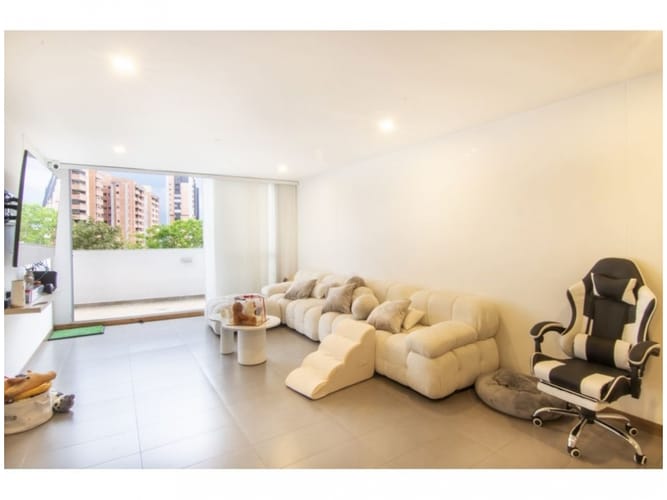 Apartamento de 1 alcoba en venta en El Poblado, Medellín, 78 m² · foto 4 de 9
