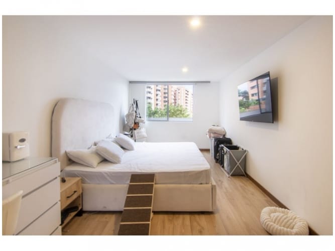 Apartamento de 1 alcoba en venta en El Poblado, Medellín, 78 m² · foto 6 de 9