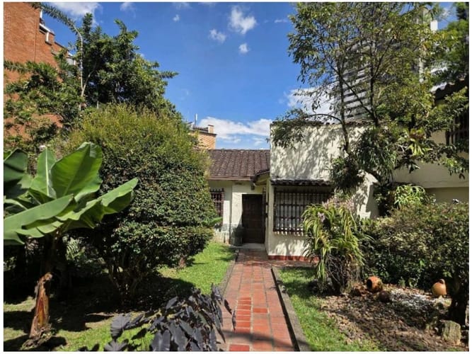 Lote en venta en Zona Centro, Envigado, 1302 m² · foto 3 de 11