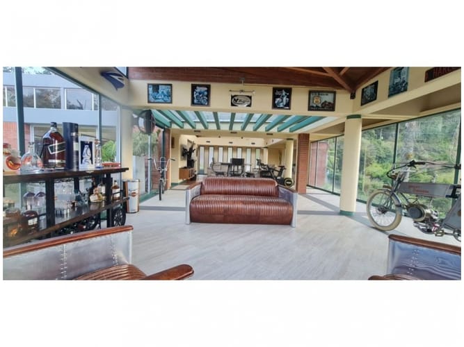 Casa de 5 alcobas en venta en Vía Las Palmas, Envigado, 480 m² · foto 5 de 24