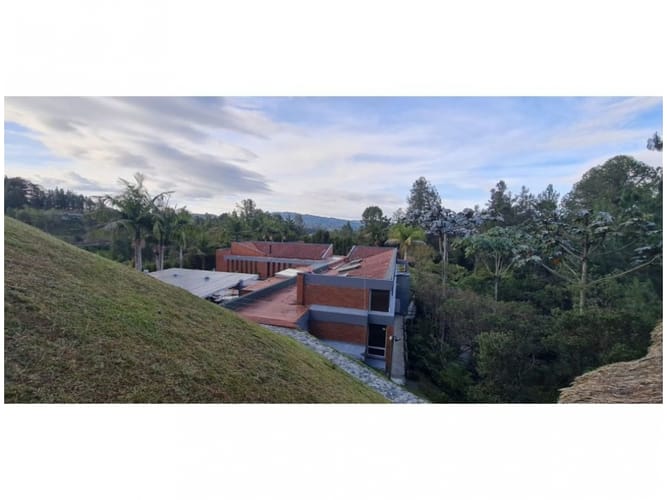 Casa de 5 alcobas en venta en Vía Las Palmas, Envigado, 480 m² · foto 9 de 24