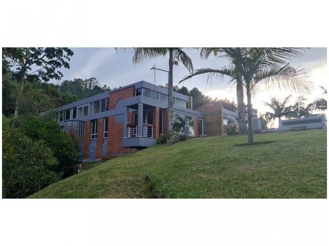 Casa de 5 alcobas en venta en Vía Las Palmas, Envigado, 480 m² · foto 13 de 24