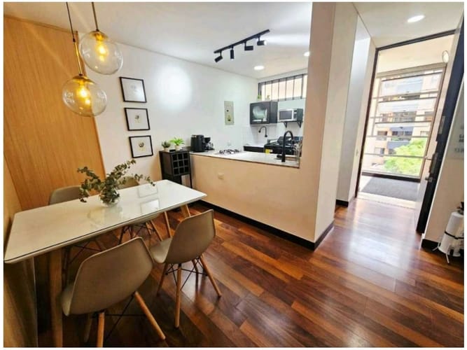 Apartaestudio en venta en El Poblado, Medellín, 52 m² · foto 7 de 9