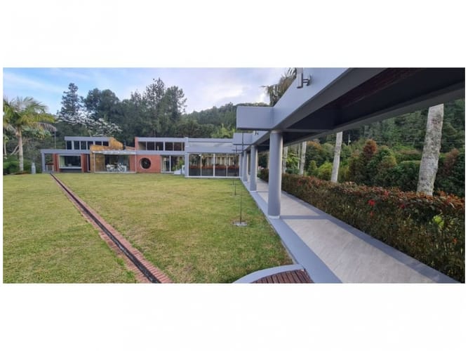 Casa de 5 alcobas en venta en Vía Las Palmas, Envigado, 480 m² · foto 23 de 24
