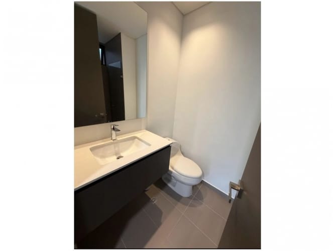 Apartamento de 3 alcobas en venta en El Poblado, Medellín, 143 m² · foto 6 de 18