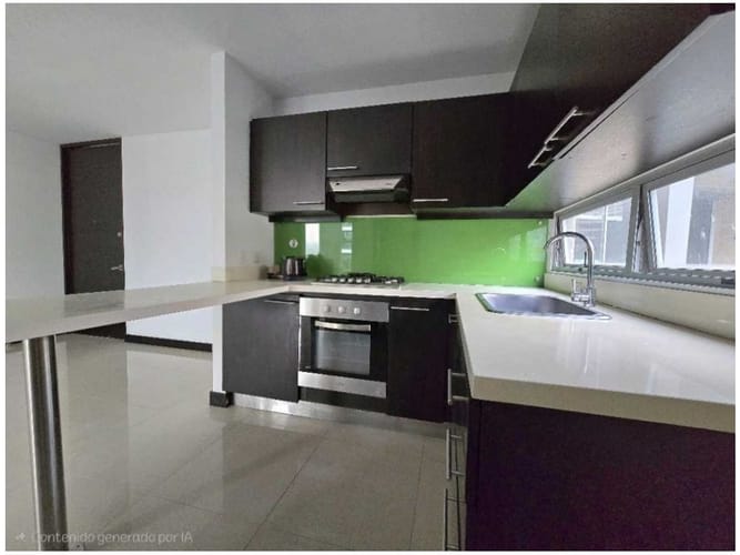 Apartamento de 2 alcobas en venta en El Poblado, Medellín, 94 m² · foto 5 de 15