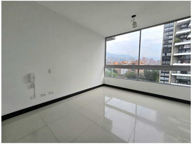 Apartamento de 2 alcobas en venta en El Poblado, Medellín, 94 m² · foto 7 de 15