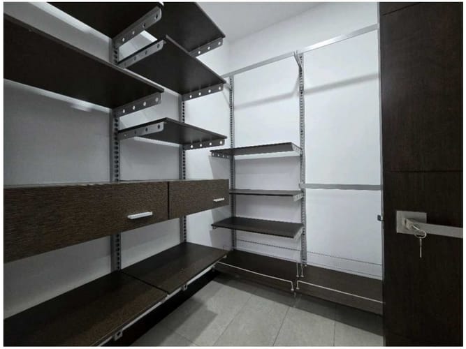 Apartamento de 2 alcobas en venta en El Poblado, Medellín, 94 m² · foto 10 de 15