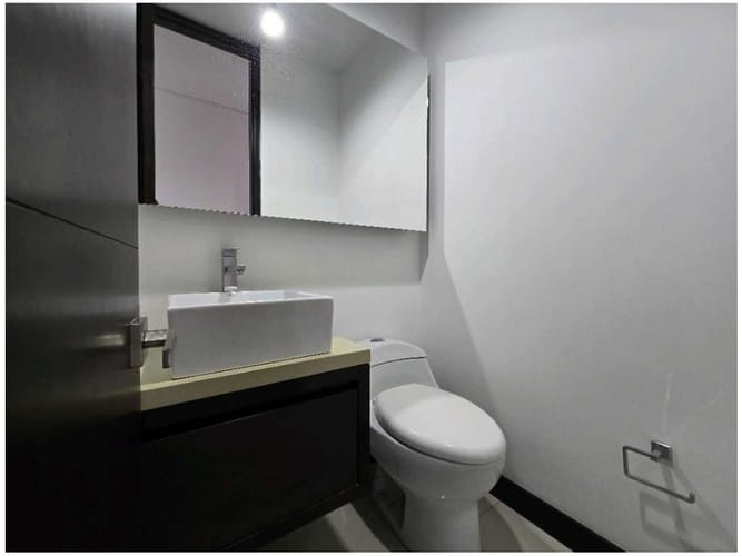 Apartamento de 2 alcobas en venta en El Poblado, Medellín, 94 m² · foto 14 de 15