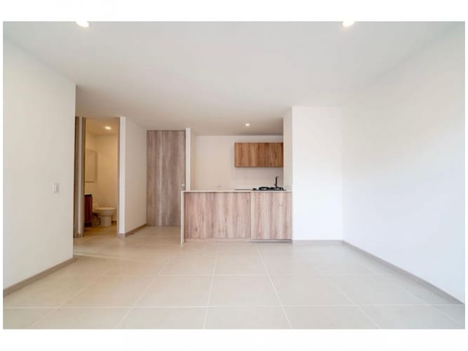 Apartamento de 2 alcobas en venta en El Poblado, Medellín, 75 m² · foto 2 de 10