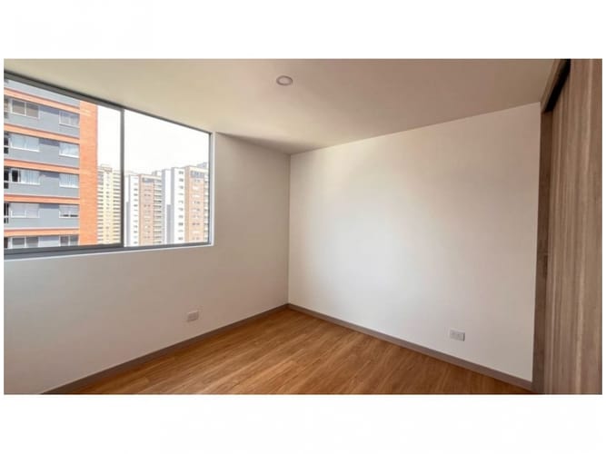Apartamento de 2 alcobas en venta en El Poblado, Medellín, 75 m² · foto 5 de 10