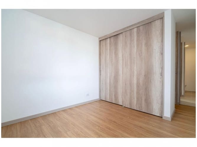 Apartamento de 2 alcobas en venta en El Poblado, Medellín, 75 m² · foto 7 de 10